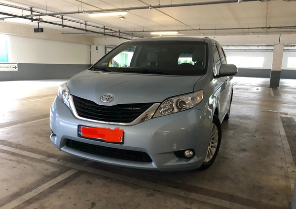 Toyota Sienna cena 87000 przebieg: 203000, rok produkcji 2015 z Kańczuga małe 37